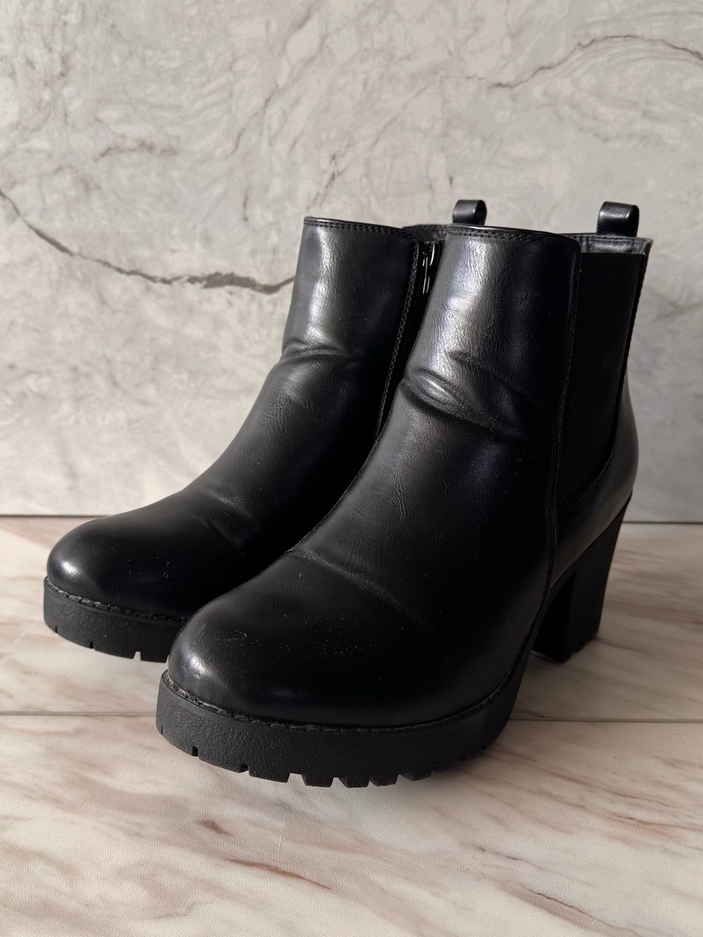 Moda Chics Black Chelsea Ankle Boots Size 10 Chunky Platform Lug Sole Heels